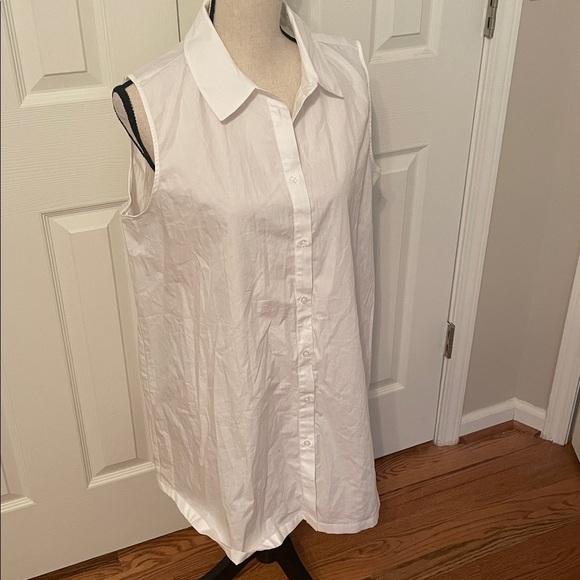 GAP Maternity White Sleeveless Button-Down Cotton Shirt Layering NWOT - Picture 2 of 8